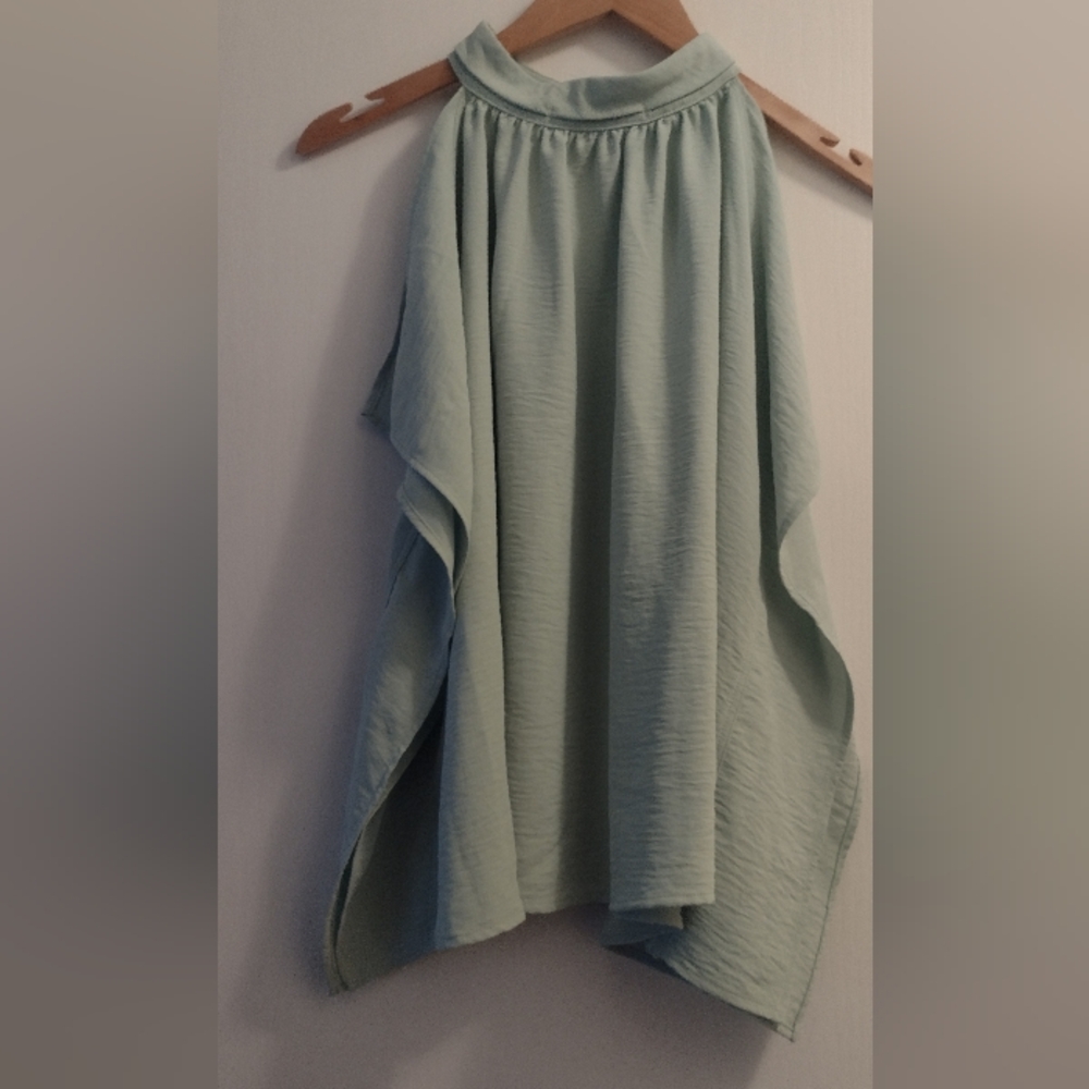 Ricki's sleeveless top ptp 23"